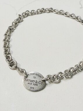 Tiffany & Co. Return to Tiffany Oval Tag 925 Sterling Silver 15.5" Necklace